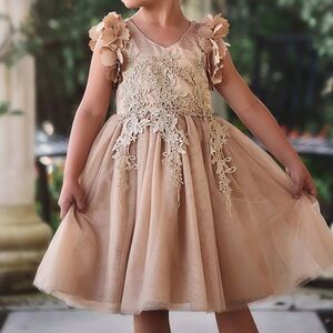 Charming Kids Floral Dress in Tan and Cream size 6 Trish Scully